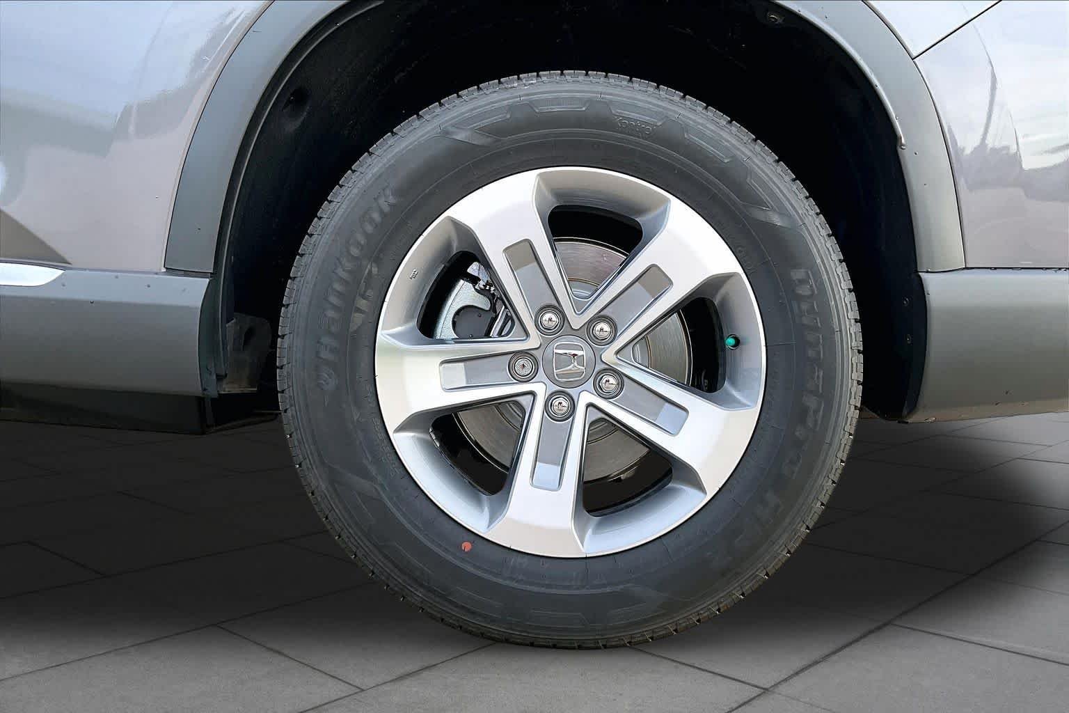 Certified Used 2025 GRAY Honda EX-L image 10