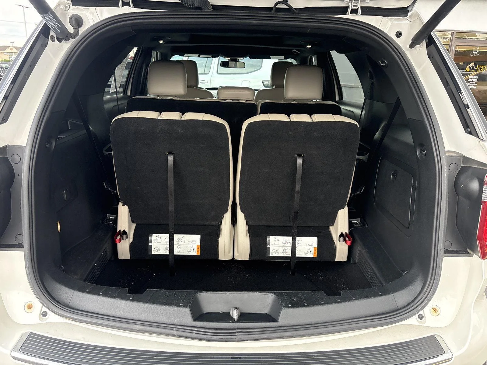 Used 2018 White Platinum Metallic Tri-Coat Ford XLT image 12