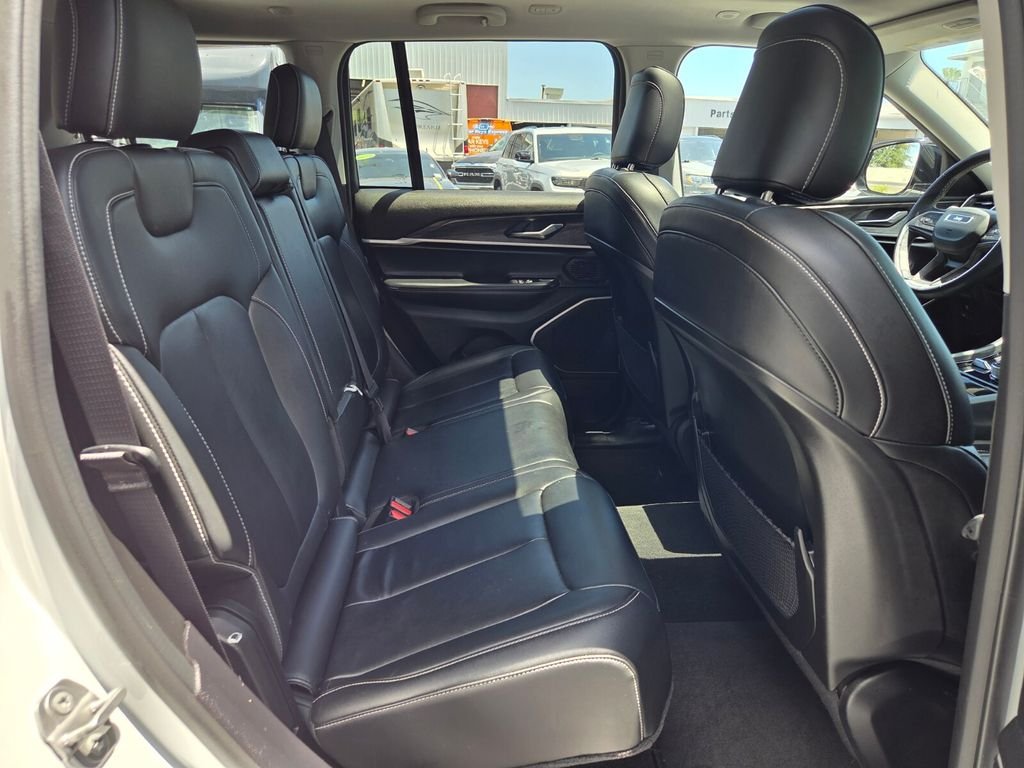 Used 2022 White Jeep Limited image 19