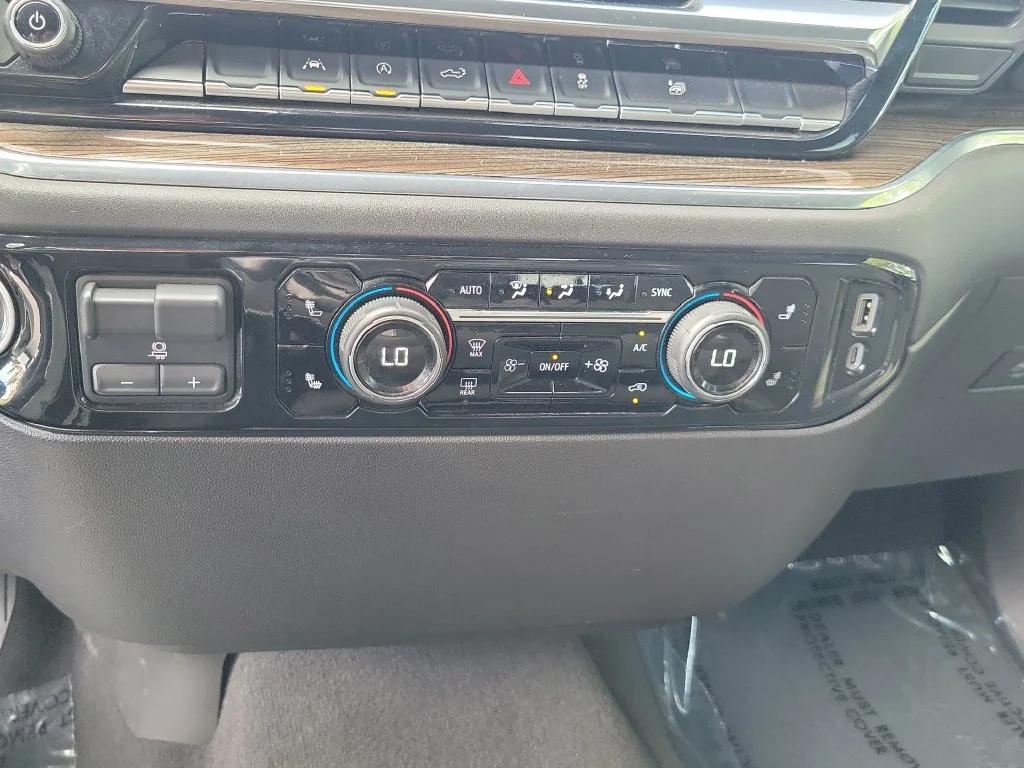 Used 2025 Gray Chevrolet LT image 33