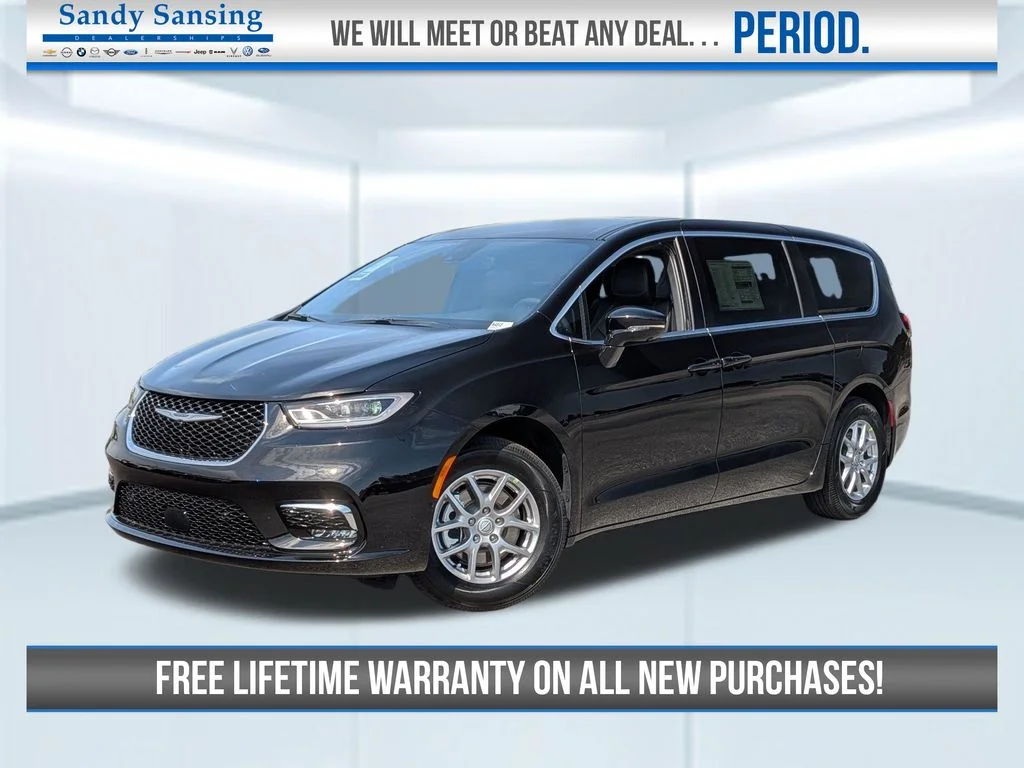 2026 Chrysler Pacifica Select's photo