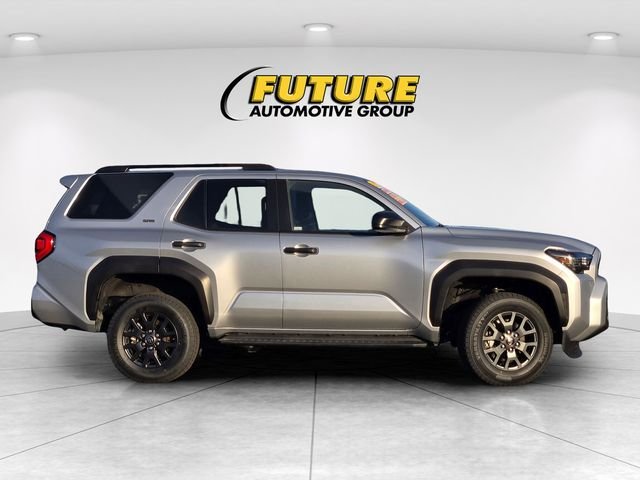 Used 2025  Toyota SR5 image 3