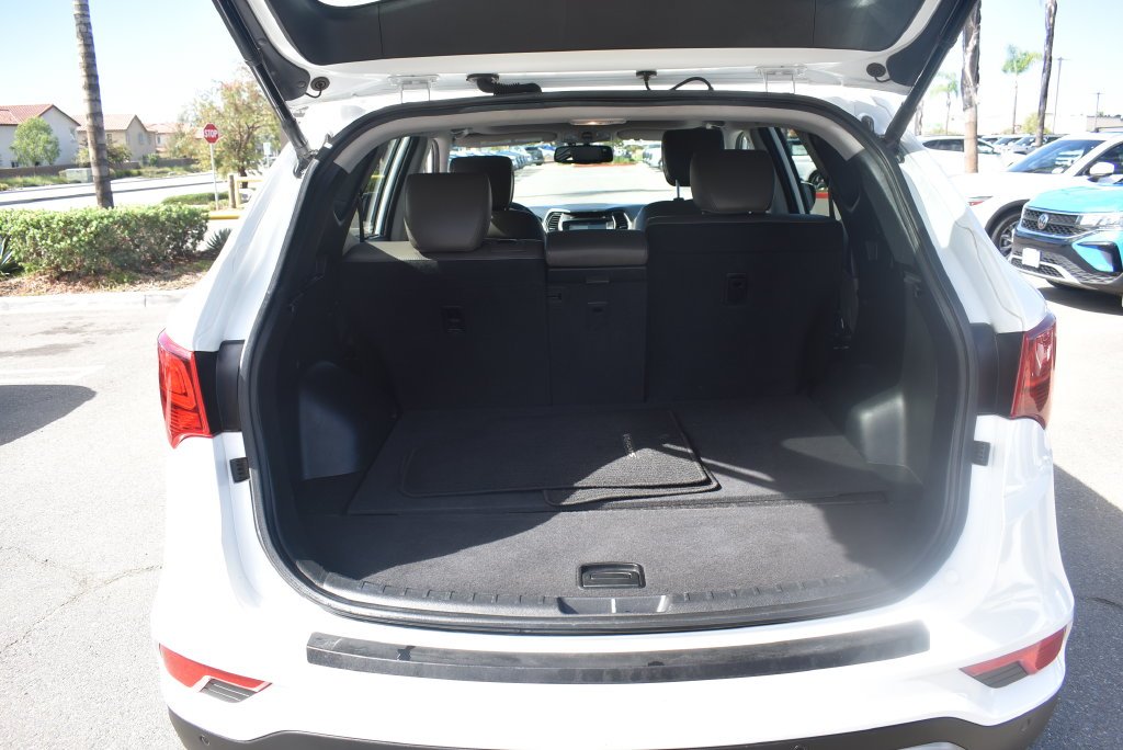 Used 2018 White Hyundai 2.4 Base image 9