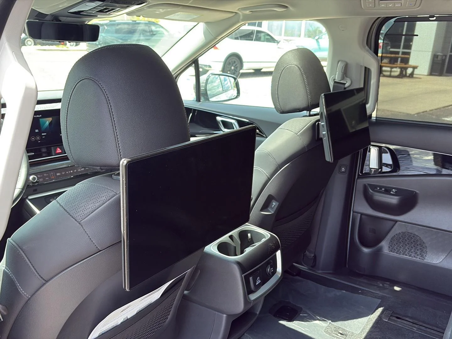 New 2026 Ceramic Silver Kia SX Prestige image 10