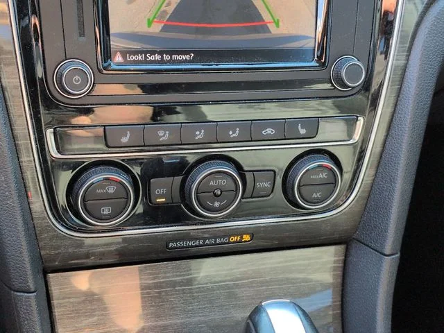 Used 2018 Gray Volkswagen 2.0T SE image 24