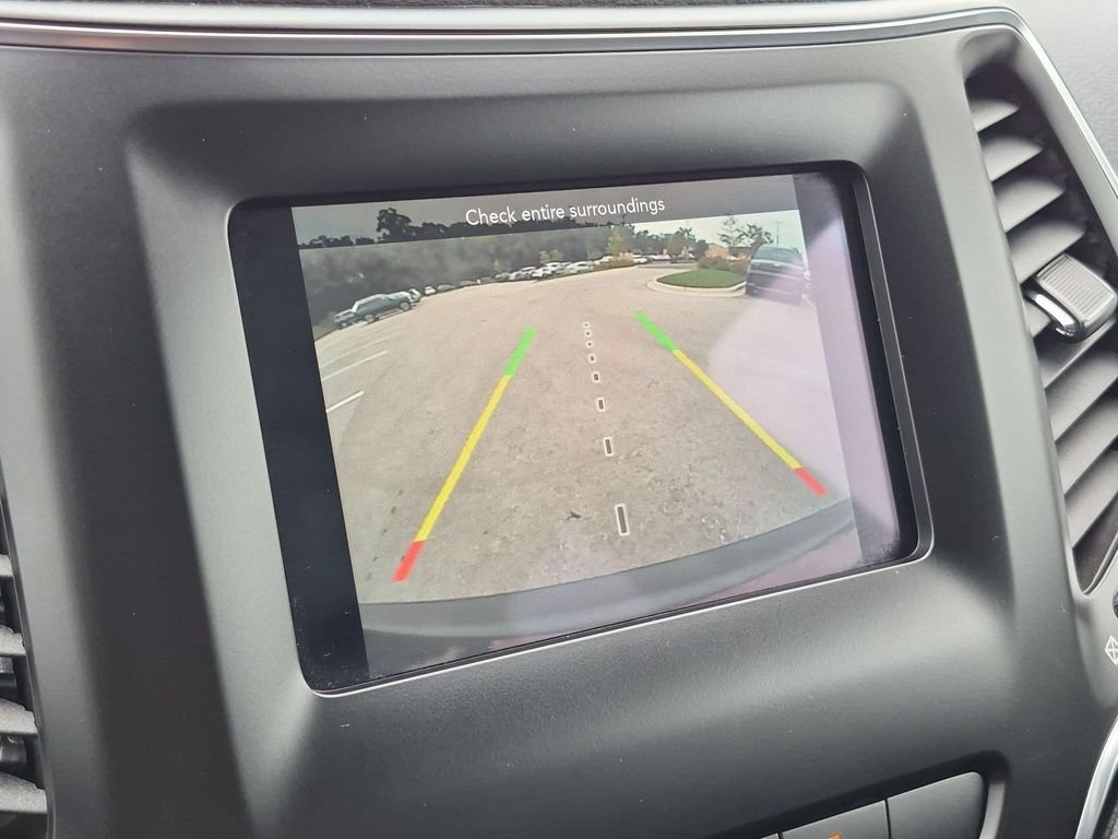 Used 2021 Red Jeep Latitude Lux image 18