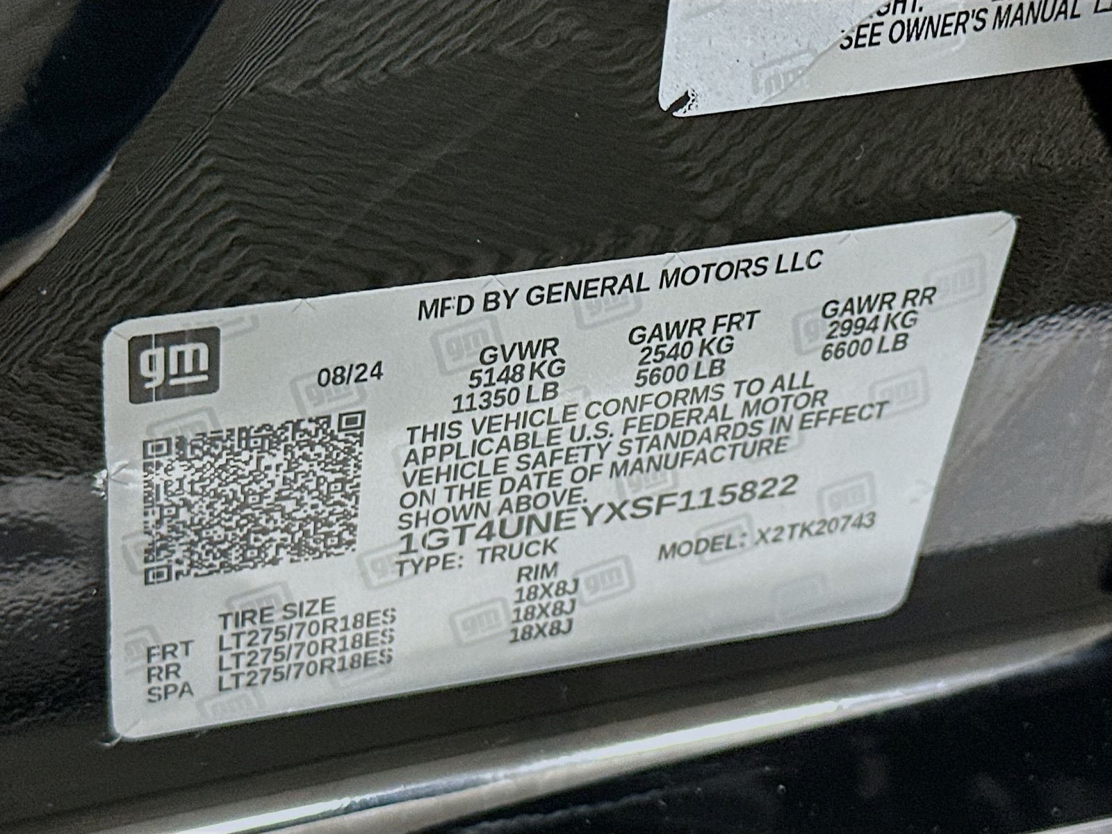 Used 2025 Onyx Black GMC SLT image 33