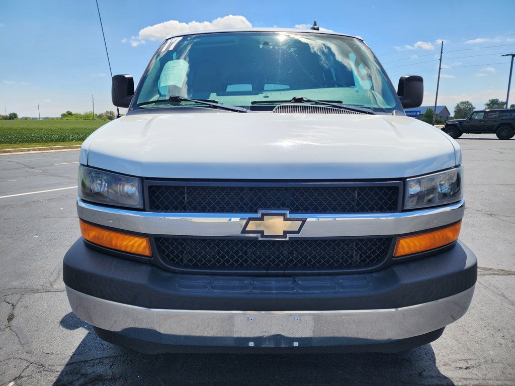 Used 2017 Summit White Chevrolet LS image 2