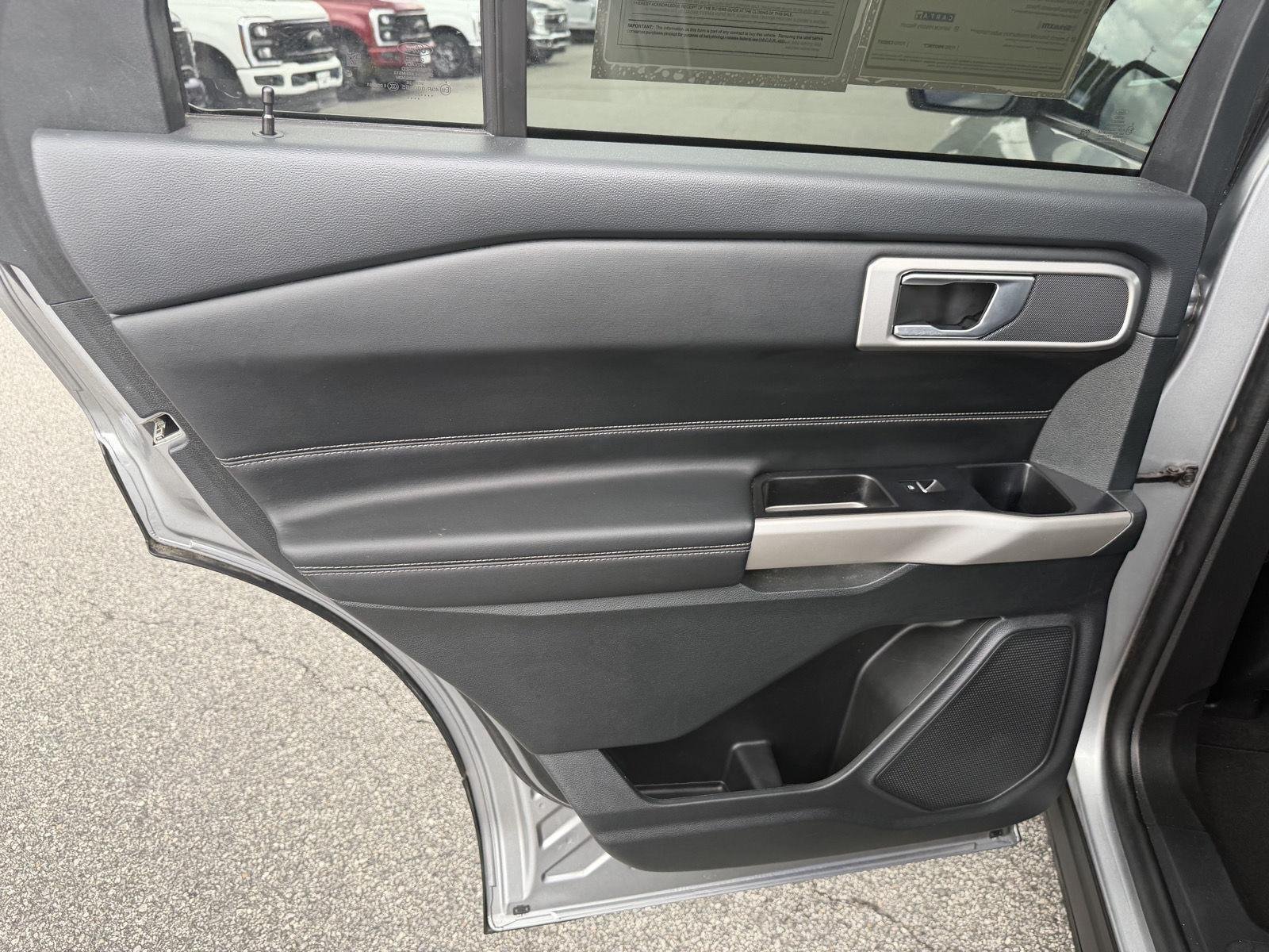 Used 2023 Iconic Silver Ford XLT image 19