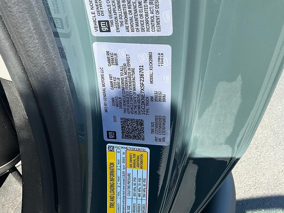 Used 2025 Gray Chevrolet LT image 38