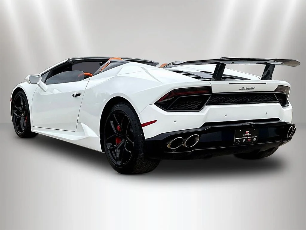 Used 2019  Lamborghini LP580-2S image 4