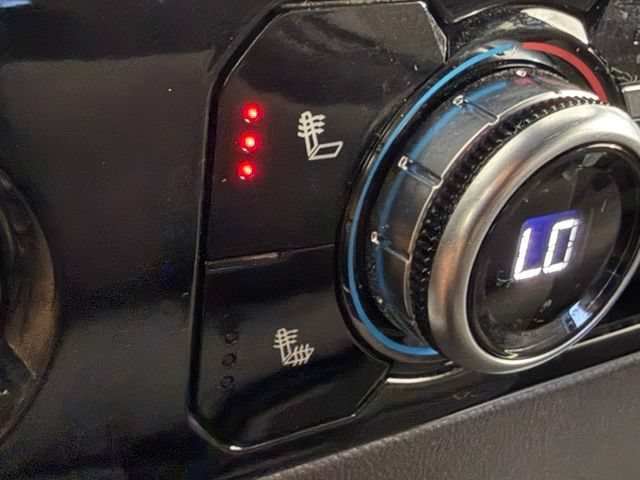 Certified Used 2022 TITANIUM RUSH METALLIC GMC SLE image 32
