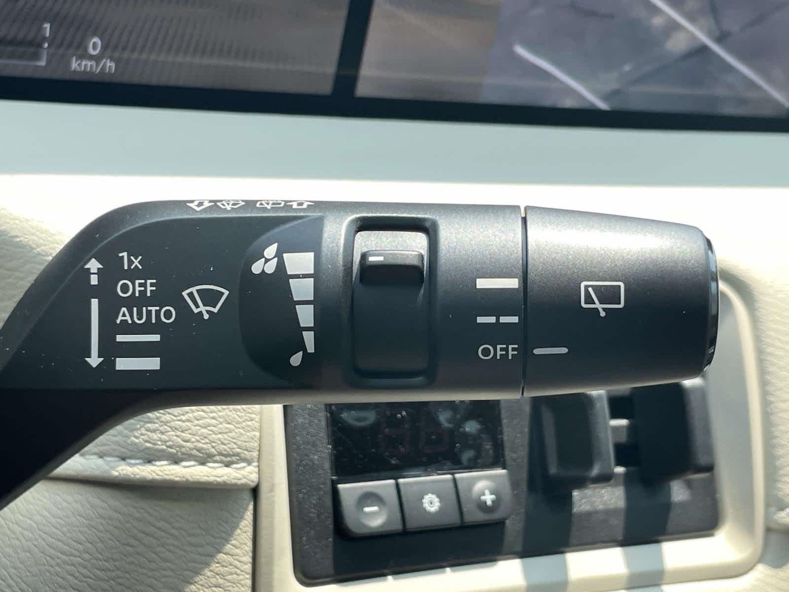 New 2026 Everest White Pearl Tricoat/Super Black Nissan Platinum Reserve image 37
