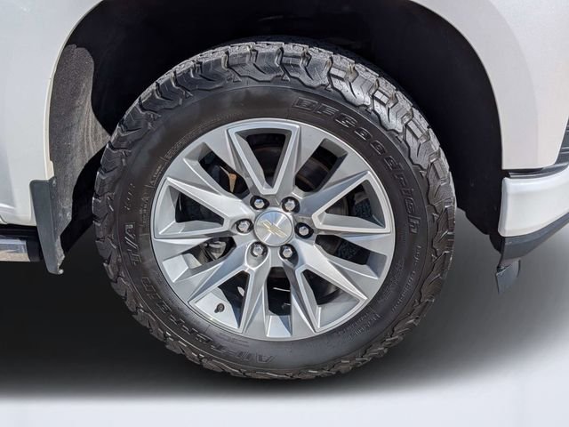 Used 2019 Beige Chevrolet High Country image 10