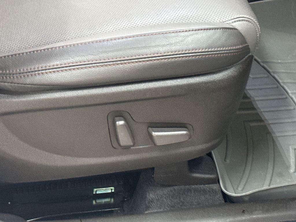Used 2020 Quartz Hyundai Limited image 19