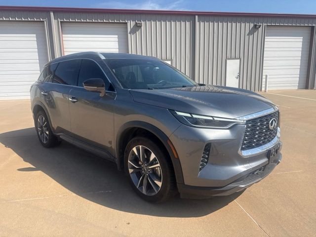 Used 2022 Graphite Shadow INFINITI LUXE image 3