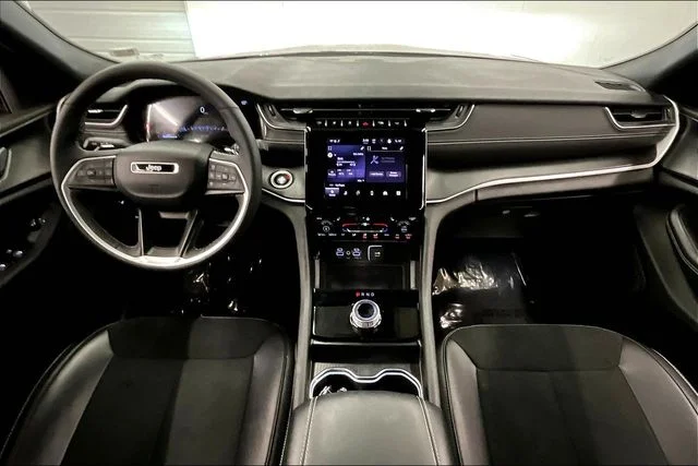 2025 Jeep Grand Cherokee Altitude - Photo 18