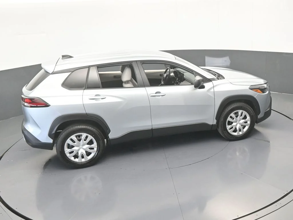 2026 Toyota Corolla Cross L - Photo 44