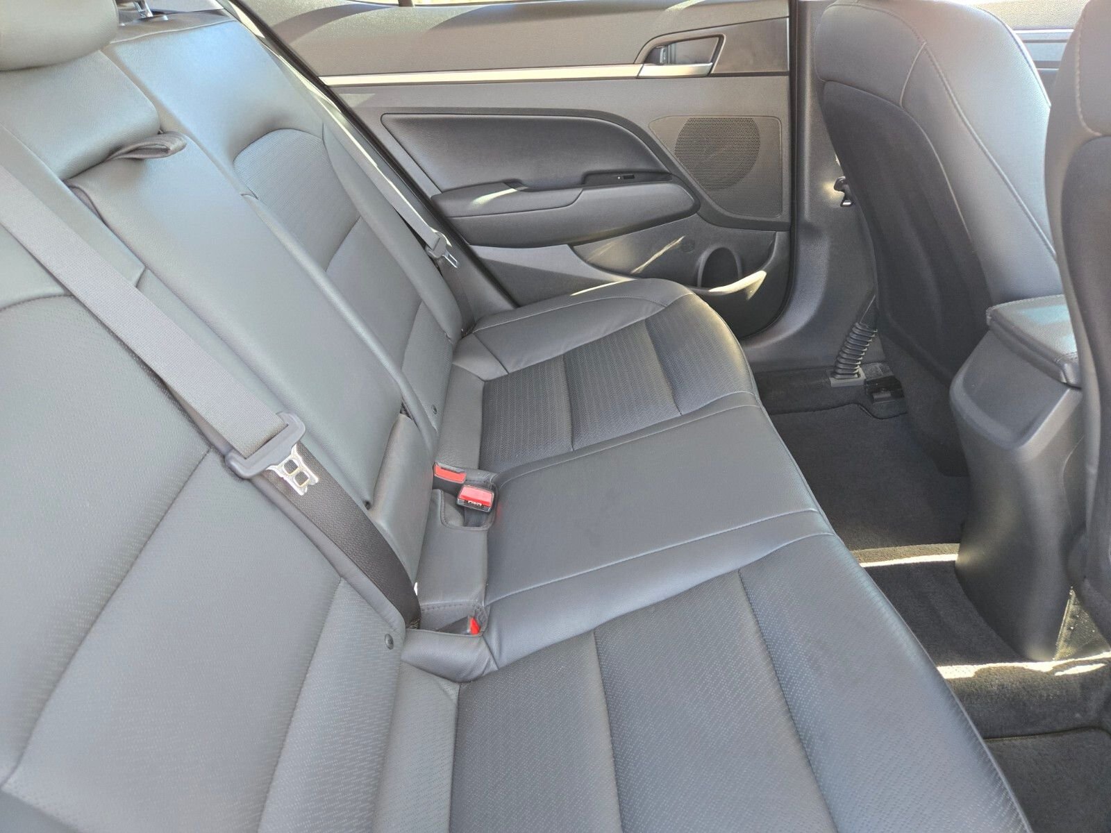 Used 2020 Silver Hyundai Limited image 15