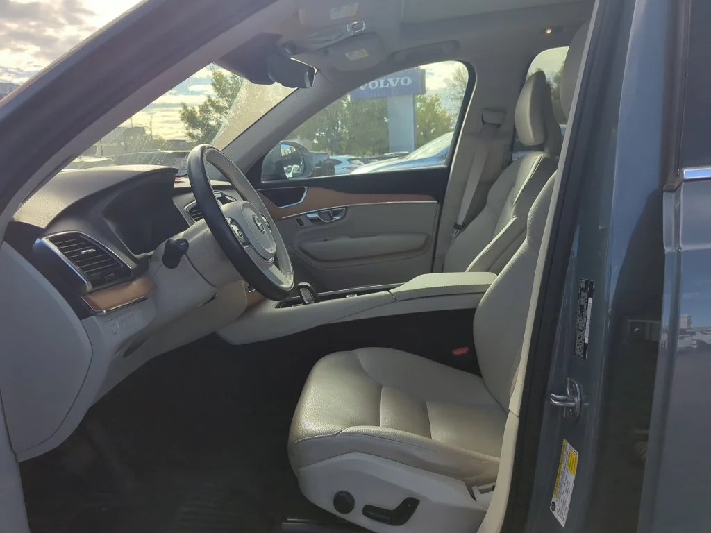 Used 2021 Gray Volvo T8 Inscription Expression 7 Passenger image 11