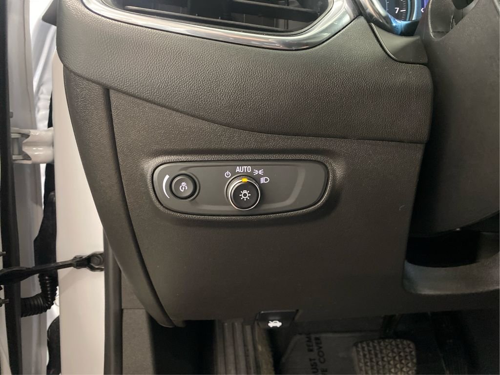 Used 2022 White Chevrolet LT image 14