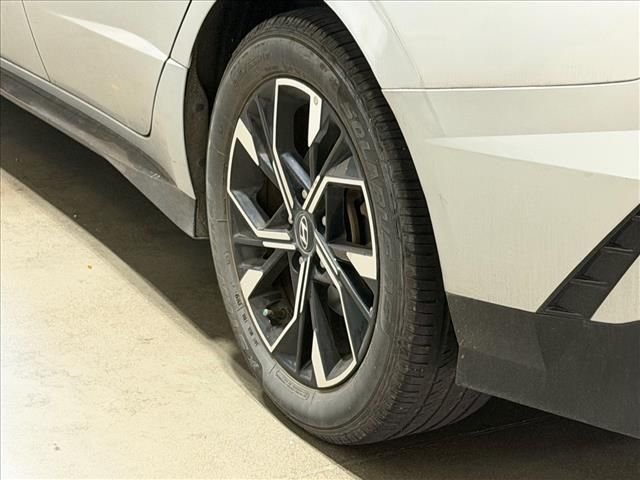 Used 2024 Silver Hyundai SEL image 16