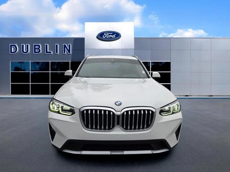 Used 2022 Alpine White BMW xDrive30i image 2