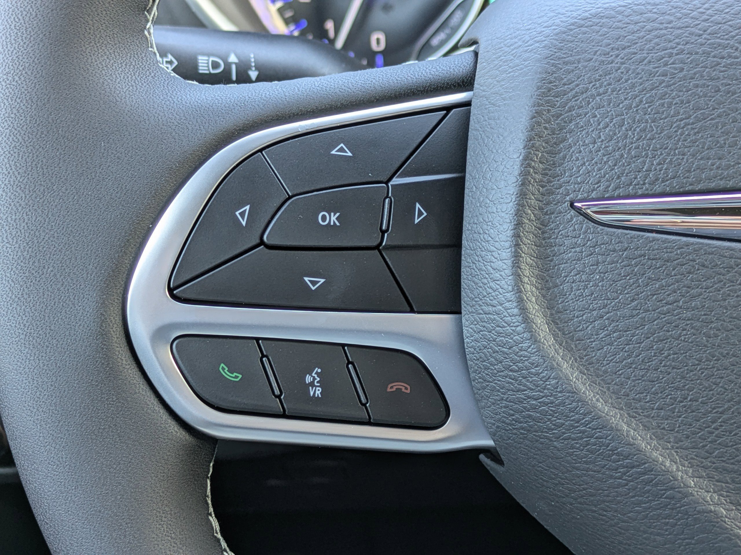 New 2026 Bright White Clear-Coat Exterior Paint Chrysler Select image 20