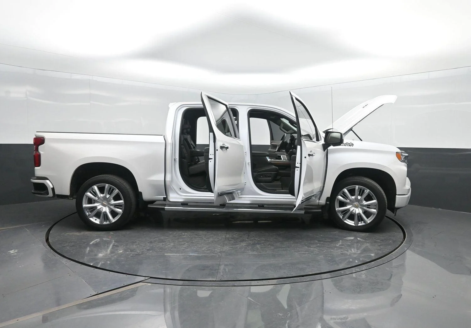 Used 2023 Iridescent Pearl Tricoat Chevrolet High Country image 52