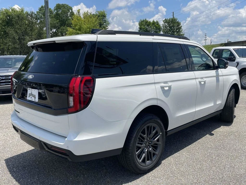 New 2027 White Ford Platinum image 3