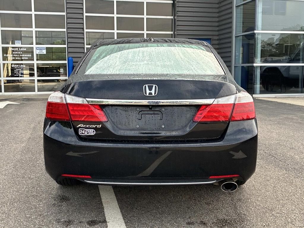 Used 2015  Honda EX-L image 6