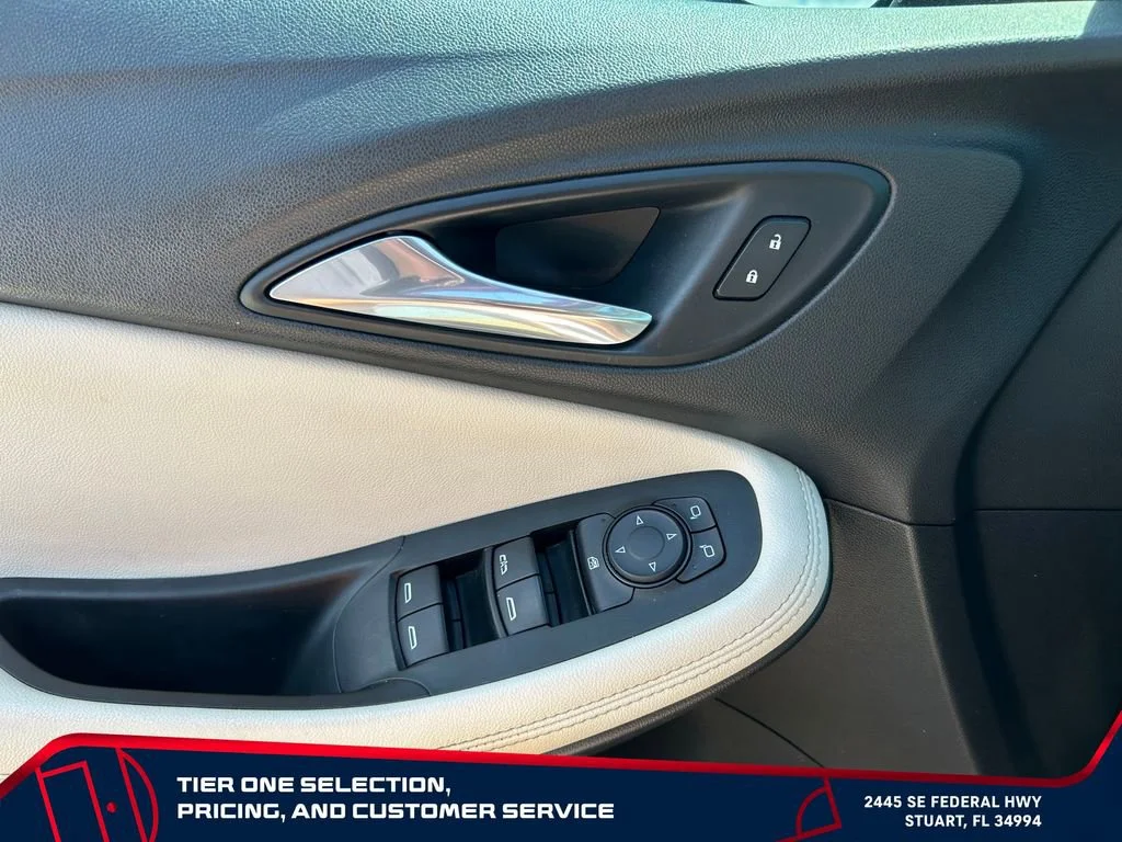 Used 2020 BURNISHED BRONZE METALLIC Buick Select image 16