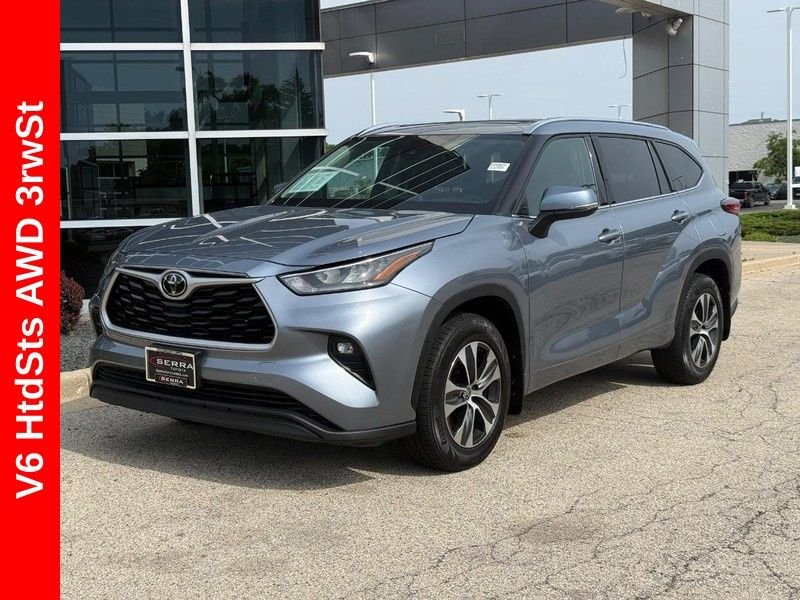 Used 2020 Moon Dust Toyota XLE image 7