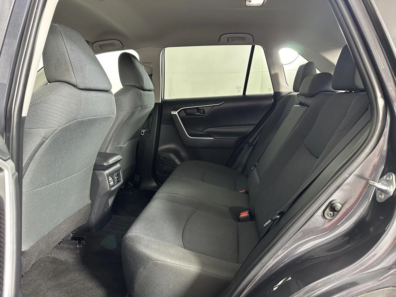 Used 2022 Magnetic Gray Metallic Toyota LE image 28