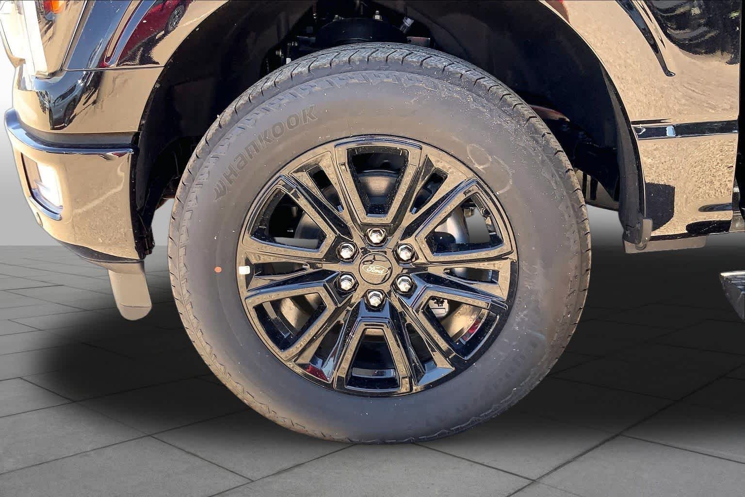 New 2026 Agate Black Metallic Ford Platinum® image 11