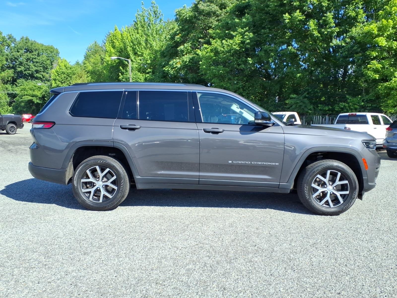 Used 2023 Gray Jeep Limited image 26