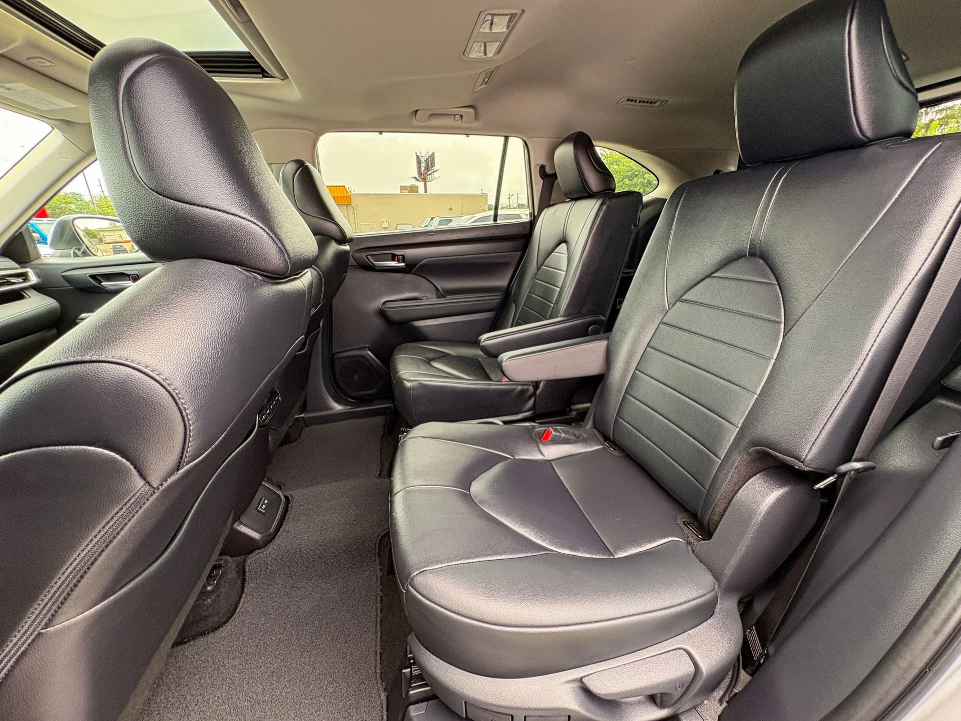 Used 2024 Silver Toyota XLE image 25