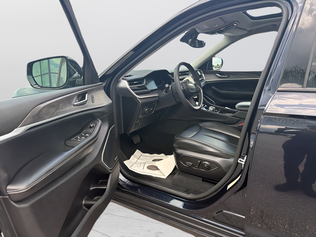 Used 2024 Black Jeep 4xe image 24