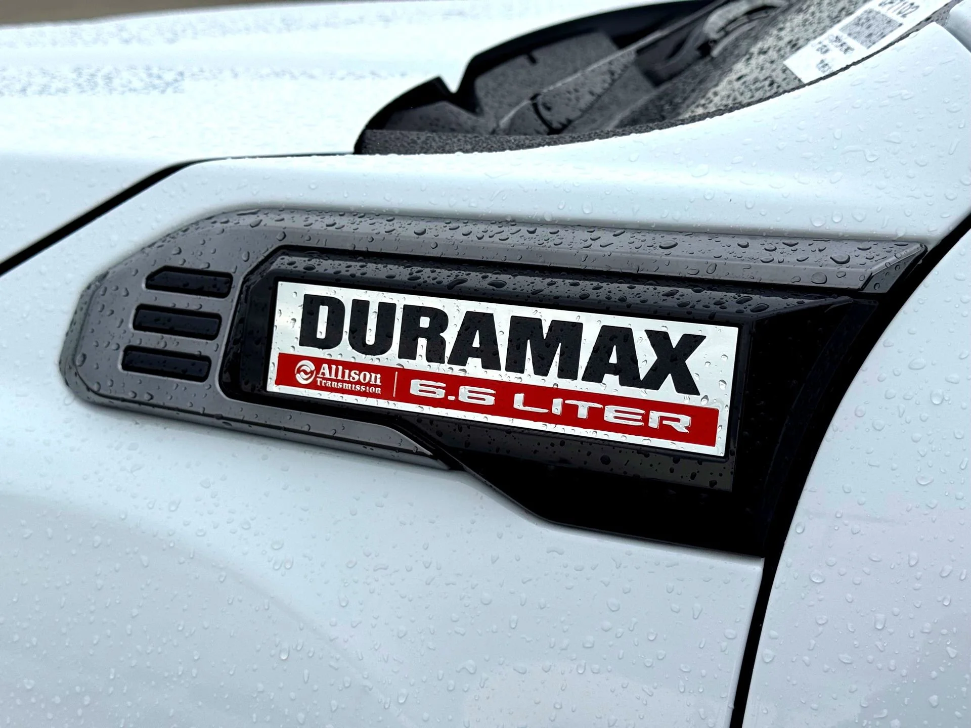 Used 2025 Summit White GMC AT4 image 3