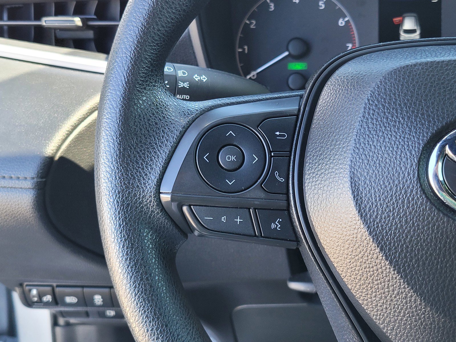 Used 2025 Silver Toyota  image 25