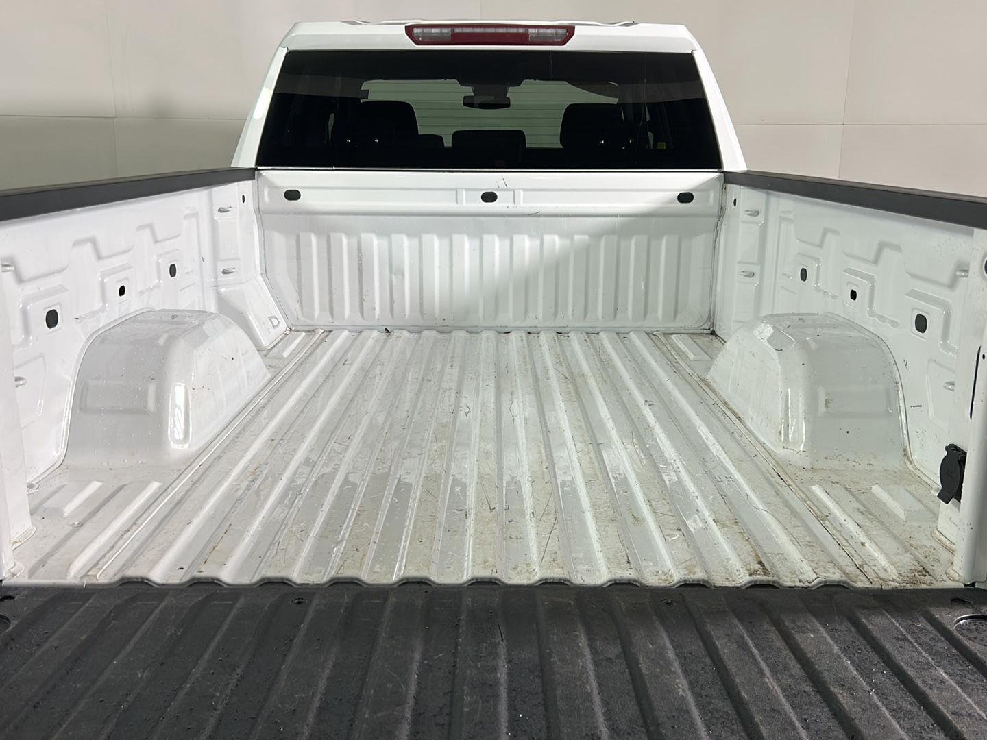 Used 2024 Summit White GMC Elevation image 6