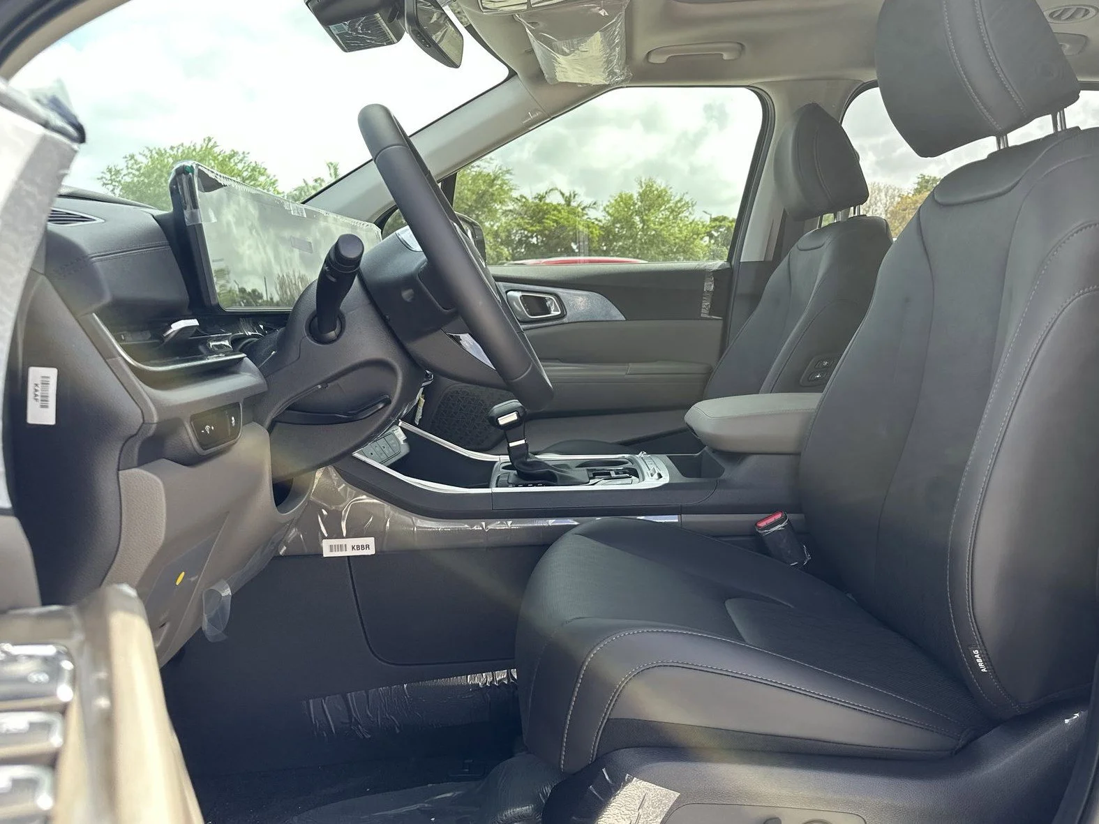 New 2026 Ceramic Silver Kia SX image 15