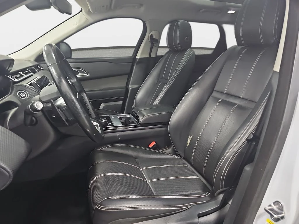 Used 2018 White Land Rover S image 17