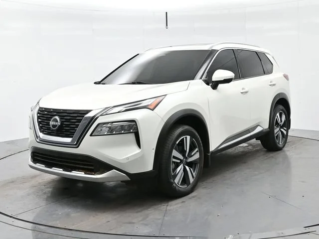 Used 2023 Pearl White Trico Nissan Platinum image 3