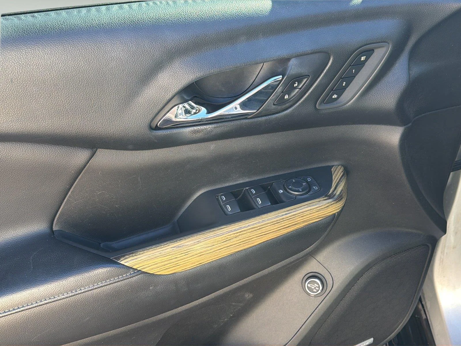 Used 2017  GMC Denali image 13