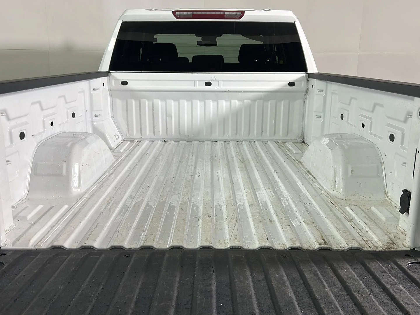 Used 2024 Summit White GMC Elevation image 6