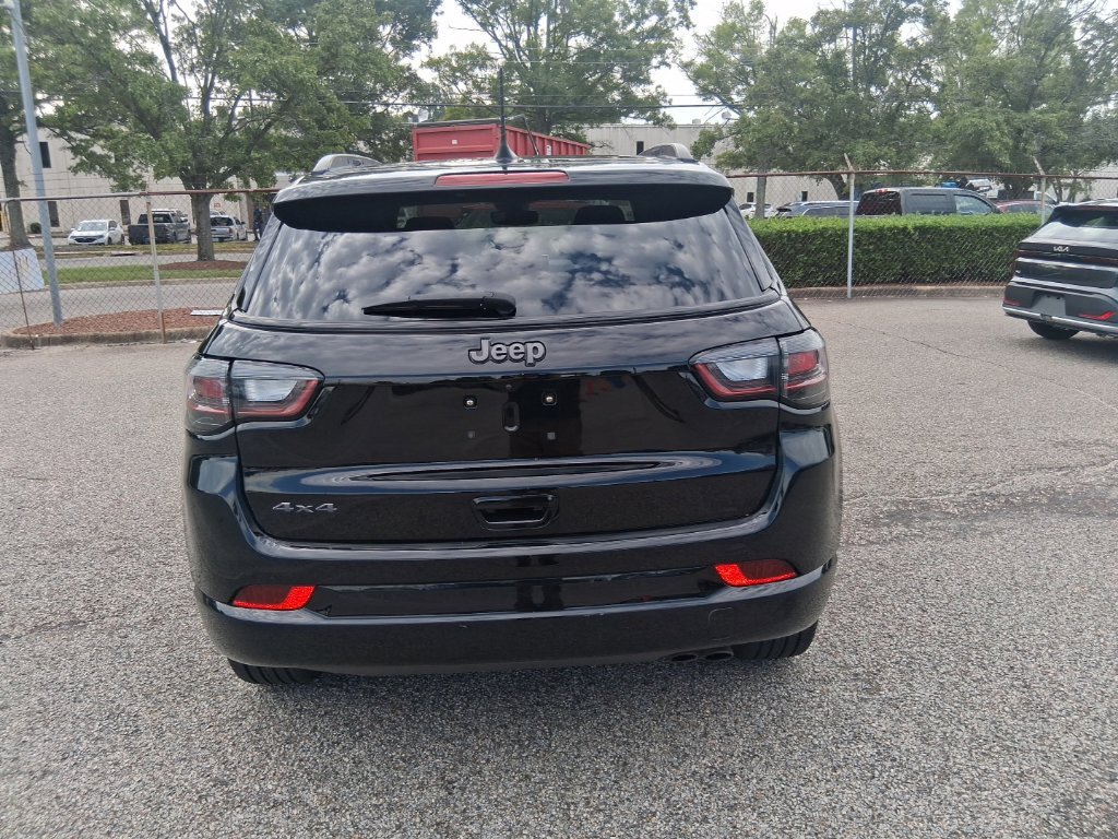 Used 2022 Black Jeep Limited image 6