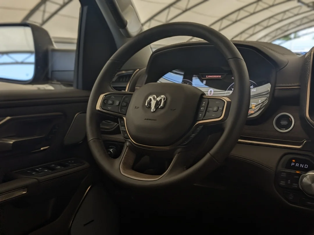 New 2026 Black RAM Limited Longhorn - - 4x4 - 5.7L HEMI V8 eTorque - Premium Leather - Pano Sunroof & More! image 16