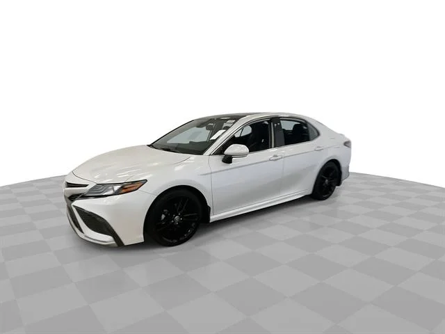 Used 2022  Toyota XSE image 6