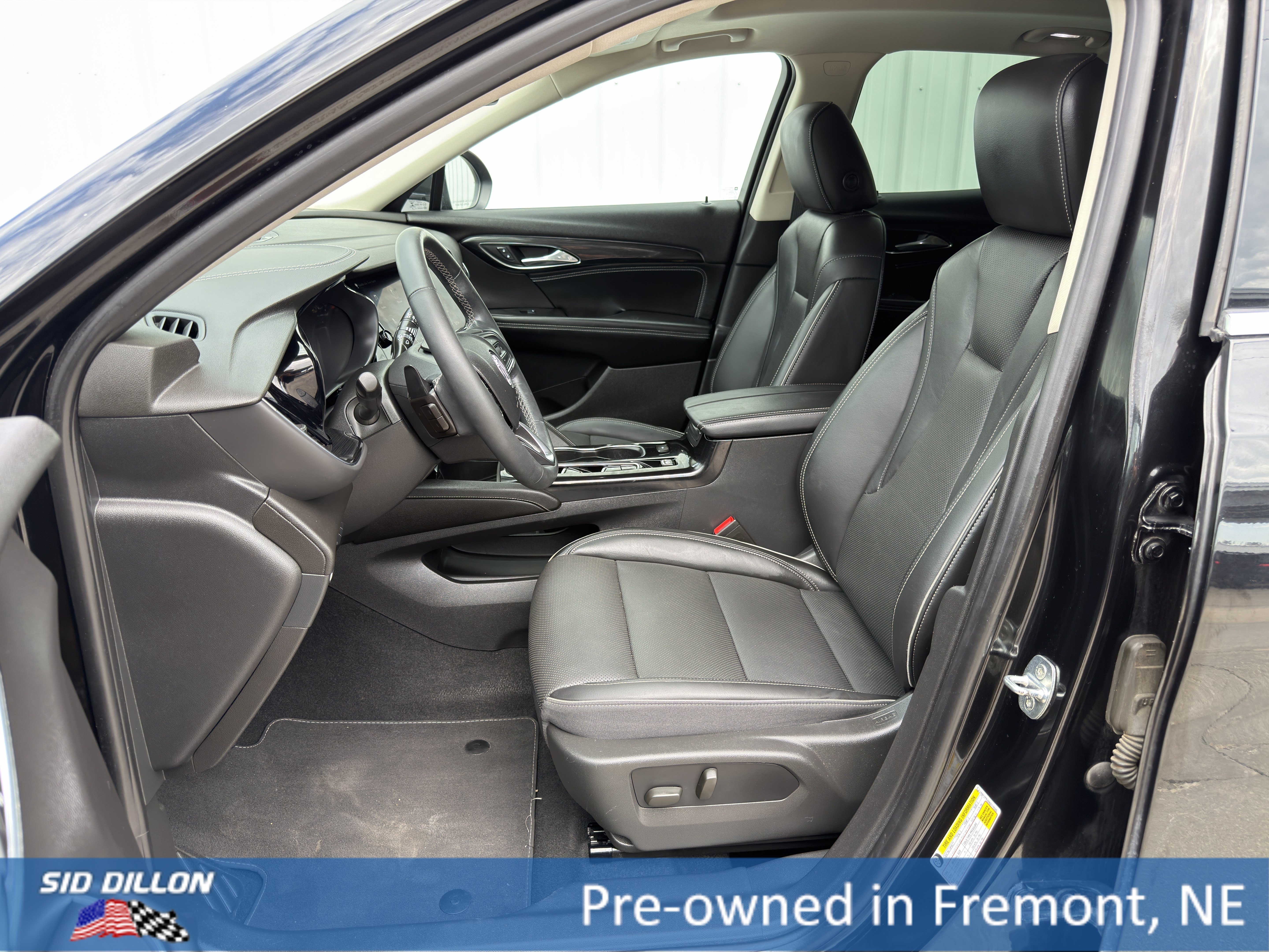 Used 2022 Ebony Twilight Metallic Buick Essence image 13